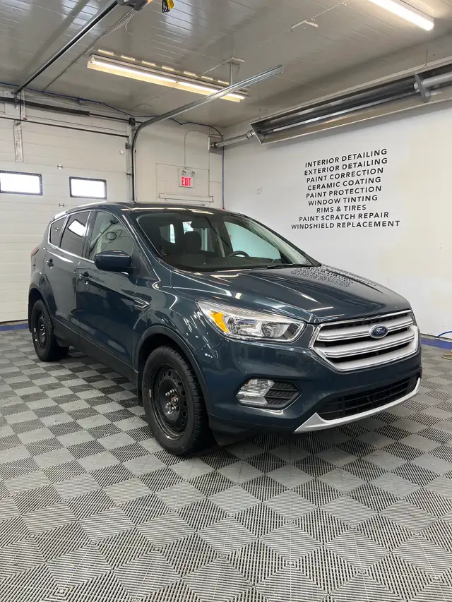 2019 Ford escape AWD 1.5l in Cars & Trucks in Lethbridge - Image 2