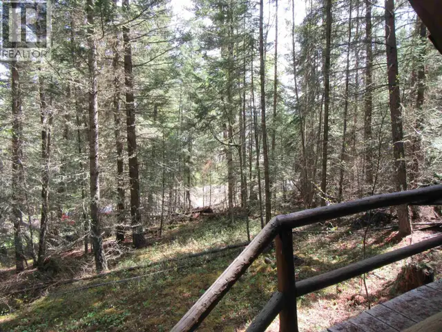 7681 BURGESS ROAD Deka Lake / Sulphurous / Hathaway Lakes, Briti in Houses for Sale in 100 Mile House - Image 7