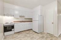 Amenities: Keyless Entry • City Views • Stainless Steel Appliances Available Suite & Building: Spaci... (image 1)