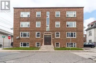 1 - 3 WEBBER AVENUE Hamilton (Stinson), Ontario