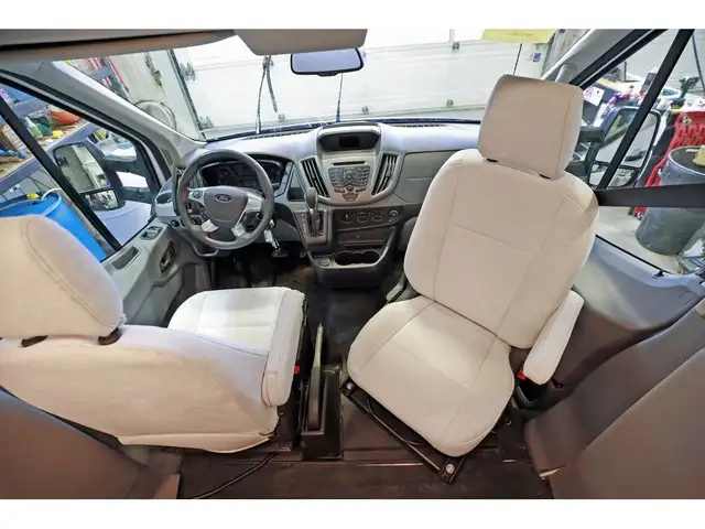 2021 Forest River Sunseeker Forester 2380 B+ DIESEL Full paint in RVs & Motorhomes in Laval / North Shore - Image 30