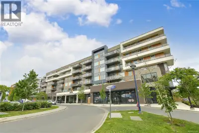 Like-new condo near endless outdoor activities! Triple Crown’s Residence II was built in 2020 and of...
