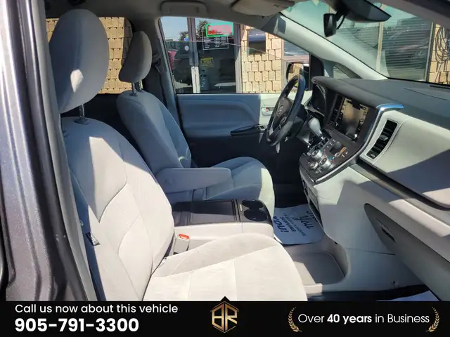 2018 Toyota Sienna LE | AWD | Power doors in Cars & Trucks in Mississauga / Peel Region - Image 38