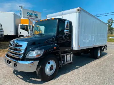 2017 Hino 338 - 22' box, 7' inside height - 3000lb aluminum power tailgate - roll up door - allison...