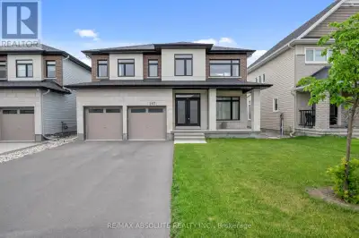 This beautifully upgraded Claridge Lockport II offes over 3,500 sq. ft. above grade, plus a well des...