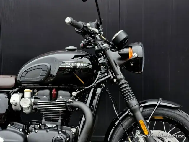 Triumph Bonneville T120 Black in Street, Cruisers & Choppers in Oshawa / Durham Region - Image 15