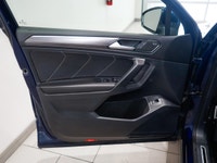 * ACCIDENT FREE * ONE OWNER * BLIND SPOT MONITOR * LANE DEPARTURE WARNING * PANORAMIC SUNROOF * NAVI... (image 9)
