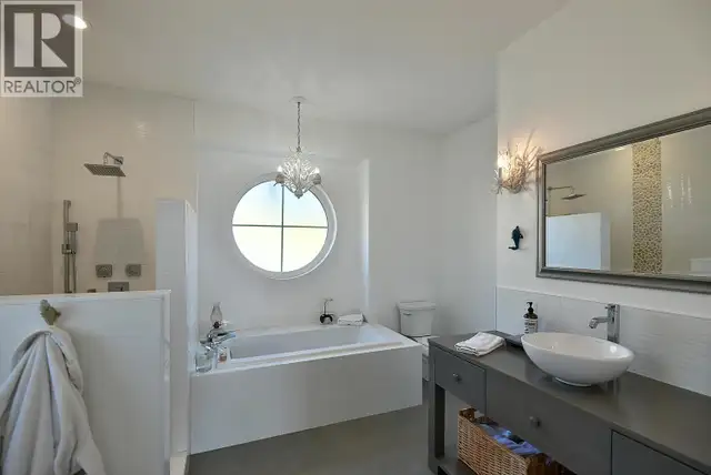 605 WOODLAND AVENUE Gibsons, British Columbia in Condos for Sale in Sunshine Coast - Image 17