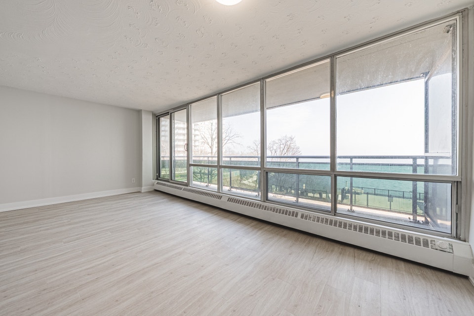 3 Bedroom Apartment for Rent - 2160 Lakeshore Rd. 5