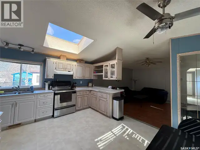 710 1st AVENUE W Kindersley, Saskatchewan in Houses for Sale in Saskatoon - Image 15