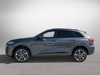 This Audi Q5 delivers a Intercooled Turbo Premium Unleaded I-4 2.0 L/121 engine powering this Automa... (image 7)