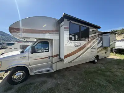 Welcome to Rock Island RV 2012 Jayco Greyhawk 31DS Full Body Paint 2 Slides Ford E450 V10! If youre...