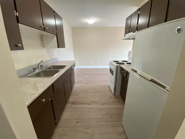 2 Bedroom 1 Bath - A/C INCLUDED starting at $1595 in Long Term Rentals in Kamloops - Image 4