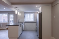 Renovated Akelius two bedroom apartment for rent. Located near Drummond and Sherbrooke in the Downto... (image 2)