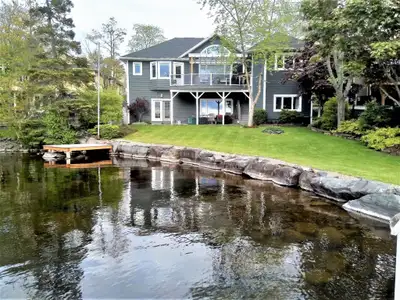 21-053 Stunning family home fronting on Lake Charles, Dartmouth