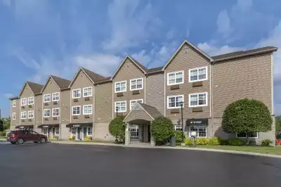 Job Title: Housekeeper / Room Attendant Location: Quality Inn & Suites Quispamsis Job Summary: The R...