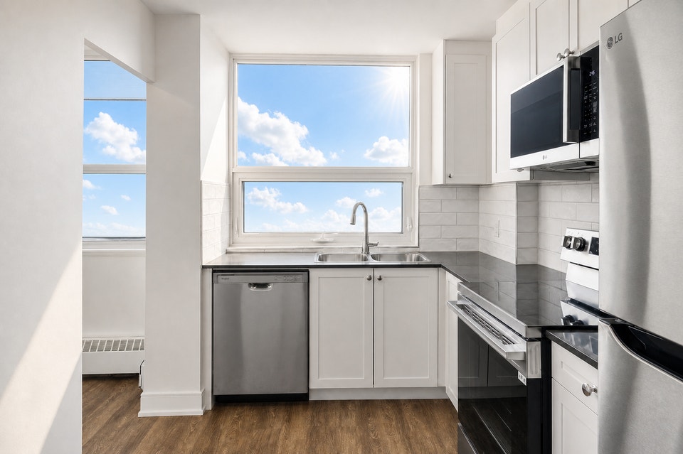 3 Bedroom + Den Apartment for Rent - 84 Runnymede Road 3