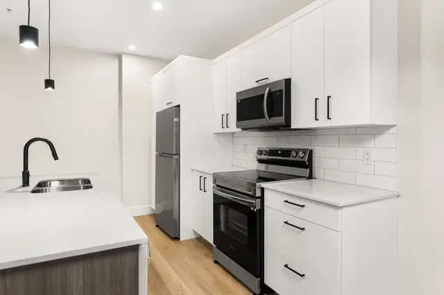 1 BEDROOM UNIT - OPEN HOUSE FEBRUARY 21 & 22 FROM 12-3PM