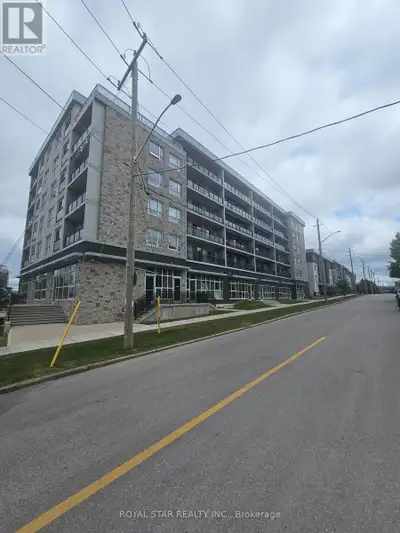 2 Bedroom, 2 Washroom Furnished Condo Unit For Lease. Very Neat And Clean Steps Away From Laurier Un...