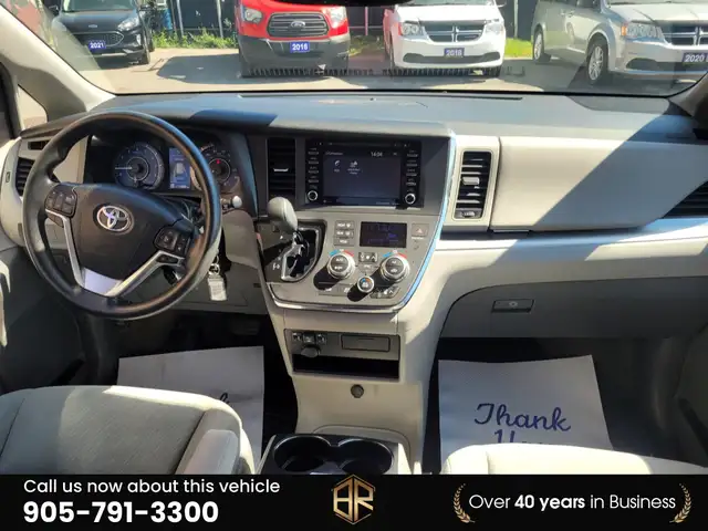 2018 Toyota Sienna LE | AWD | Power doors in Cars & Trucks in Mississauga / Peel Region - Image 10