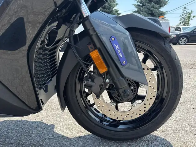 2022 Yamaha XMAX ~ YAMAHA XMAX ~ 300CC ~ COOL SCOOT ~ LOW KMS ~ in Street, Cruisers & Choppers in City of Toronto - Image 10