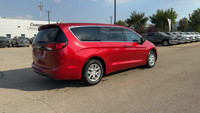This 2025 JEEP COMPASS LATITUDE LUX 4X4 has the following options Leatherette Seats, Remote Start Sy... (image 8)
