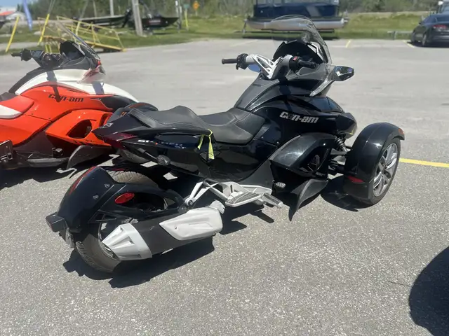 2015 Can-Am SPYDER ST in Street, Cruisers & Choppers in Kawartha Lakes - Image 7