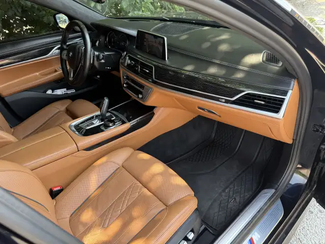 2019 BMW 7 Series 750i xDrive in Cars & Trucks in Calgary - Image 13
