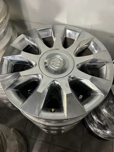 6x132 Buick 20 pouces centre de Pneus mtl est 11251 rue notre dame est 514-507-5177