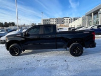 The 2019 Chevrolet Silverado 1500 Custom Trail Boss in a stylish Black color offers robust 44 capabi... (image 1)