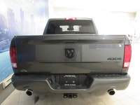 RAM 1500 CLASSIC 2019 EXPRESS NIGHT EDITION V8 5.7 LITRES HEMI 4X4 CREW-CAB BOITE 5.7 PIEDS TOUT ÉQU... (image 4)