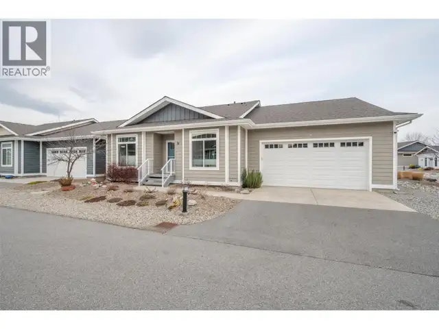 351 Warren Avenue W Unit# 14 Penticton, British Columbia in Houses for Sale in Penticton - Image 3