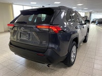 All Wheel Drive,Power Steering,ABS,Brake Assist,4-Wheel Disc Brakes,Tires - Front All-Season,Steel W... (image 3)
