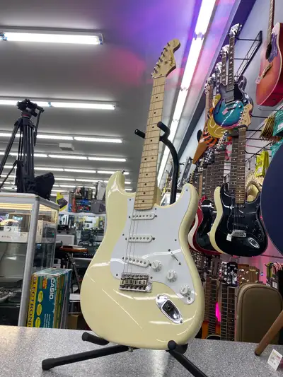 Fender Eric Clapton Stratocaster 2015 – Olympic White, View more