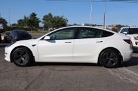ACCIDENT FREE HEAT PUMP FOR EXTRA RANGE IN COLD WINTERS WELL MAINTAINED Tesla Model 3 Standard Range... (image 3)