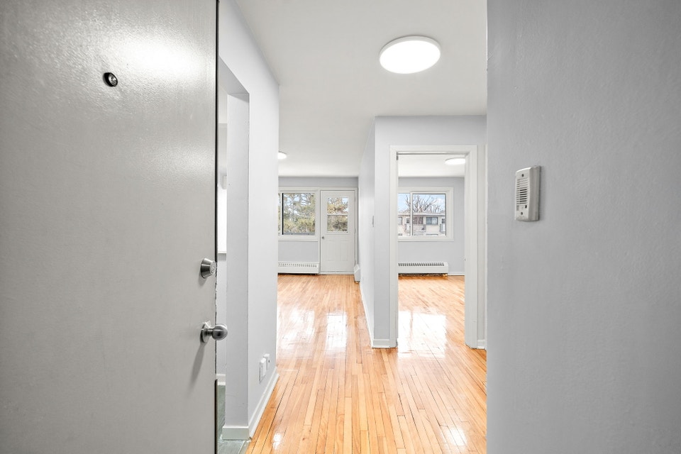 3 1/2 Grand et Luxueux au bord de l'eau a Lasalle (13) 5