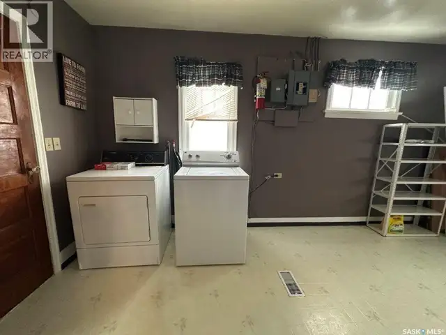 69 Railway AVENUE Kindersley Rm No. 290, Saskatchewan in Houses for Sale in Saskatoon - Image 17