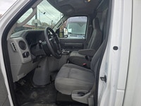 Perfect Auto . Engine: 8 Cylinder Engine 7.3L Safety Equipment Electronic Stability Control (ESC) AB... (image 5)