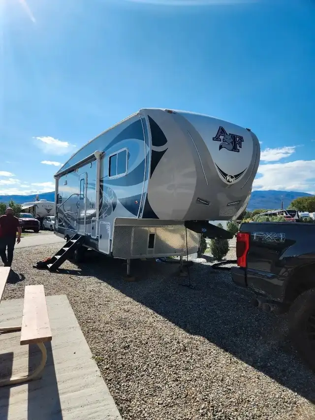 2019 NORTHWOOD ARCTIC FOX 27-5 (FINANCING AVAILABLE) in Travel Trailers & Campers in Kelowna - Image 3