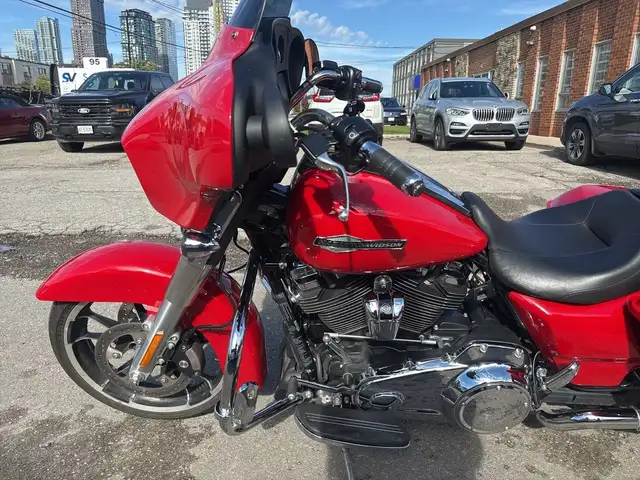 2023 Harley-Davidson Street Glide ~ STREET GLIDE ~ CANANDIAN ~ 1 in Sport Touring in City of Toronto - Image 19