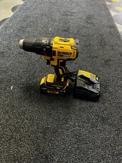 Up for sale is great condition Dewalt Hammer drill kit The tool comes with a Dewalt 20v max hammer d...