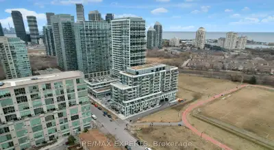 Price: $699,000 / $2,652/mo Welcome to 251 Manitoba! Boasting 2 spacious bedrooms and 2 modern bathr...