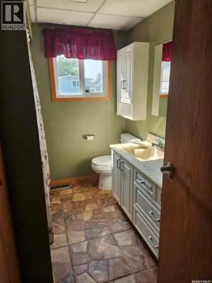 401 Sovereign CRESCENT Rosetown, Saskatchewan in Houses for Sale in Saskatoon - Image 10