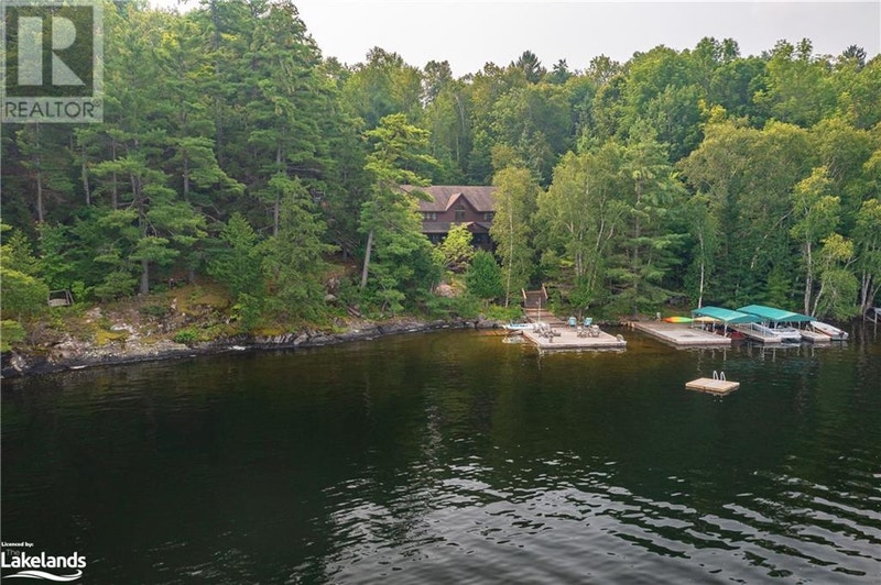 1095 FAIRLEE PARK Road Port Carling, Ontario Houses for Sale North
