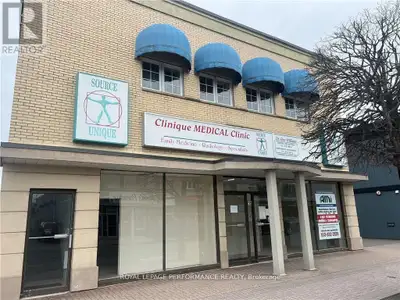 INTRODUCING AN EXCEPTIONAL OPPORTUNITY TO START YOUR OWN BUSINESS IN THIS SPACIOUS UNIT FOR RENT WIT...