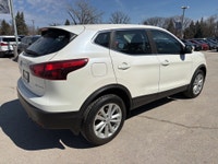 Drive smart with this well-equipped 2018 Nissan Qashqai SV—a compact SUV that blends efficiency, com... (image 4)