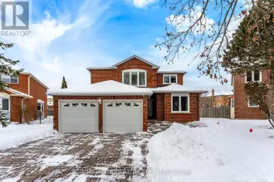 Tucked away on a quiet, family-friendly crescent in the highly coveted Unionville community, this 4-...