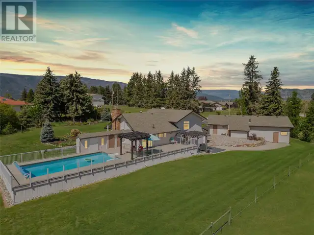 186 Stepping Stones Crescent Spallumcheen, British Columbia in Houses for Sale in Vernon - Image 4
