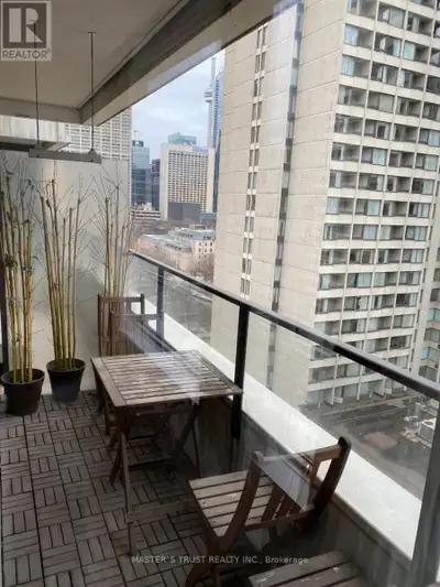 1716 - 111 ELIZABETH STREET Toronto (Bay Street Corridor), Ontar