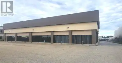 Located in the well-established Edgar Industrial Park, this 16,120 square foot industrial building o...